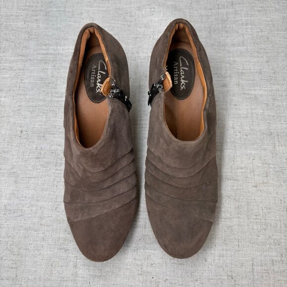 Clarks Artisan Society Gown II Boots Brown‎ Suede  Leather Heeled Boot Women's 7 - Picture 4 of 10